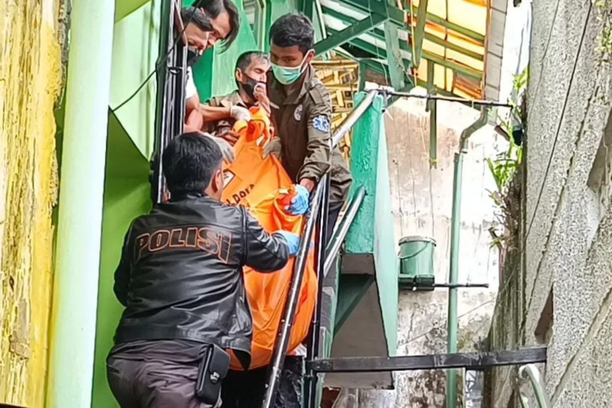 Polres Garut Lakukan Olah TKP Penemuan Jasad Pria di Kamar Kos