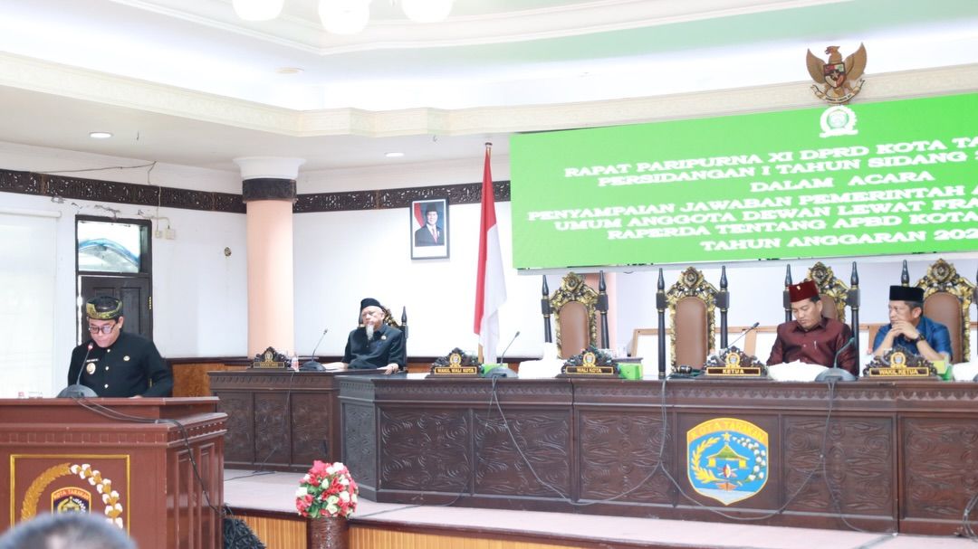 Wakil Wali Kota Tarakan, Ibnu Saud Is, menghadiri Rapat Paripurna X dan XI DPRD Kota Tarakan