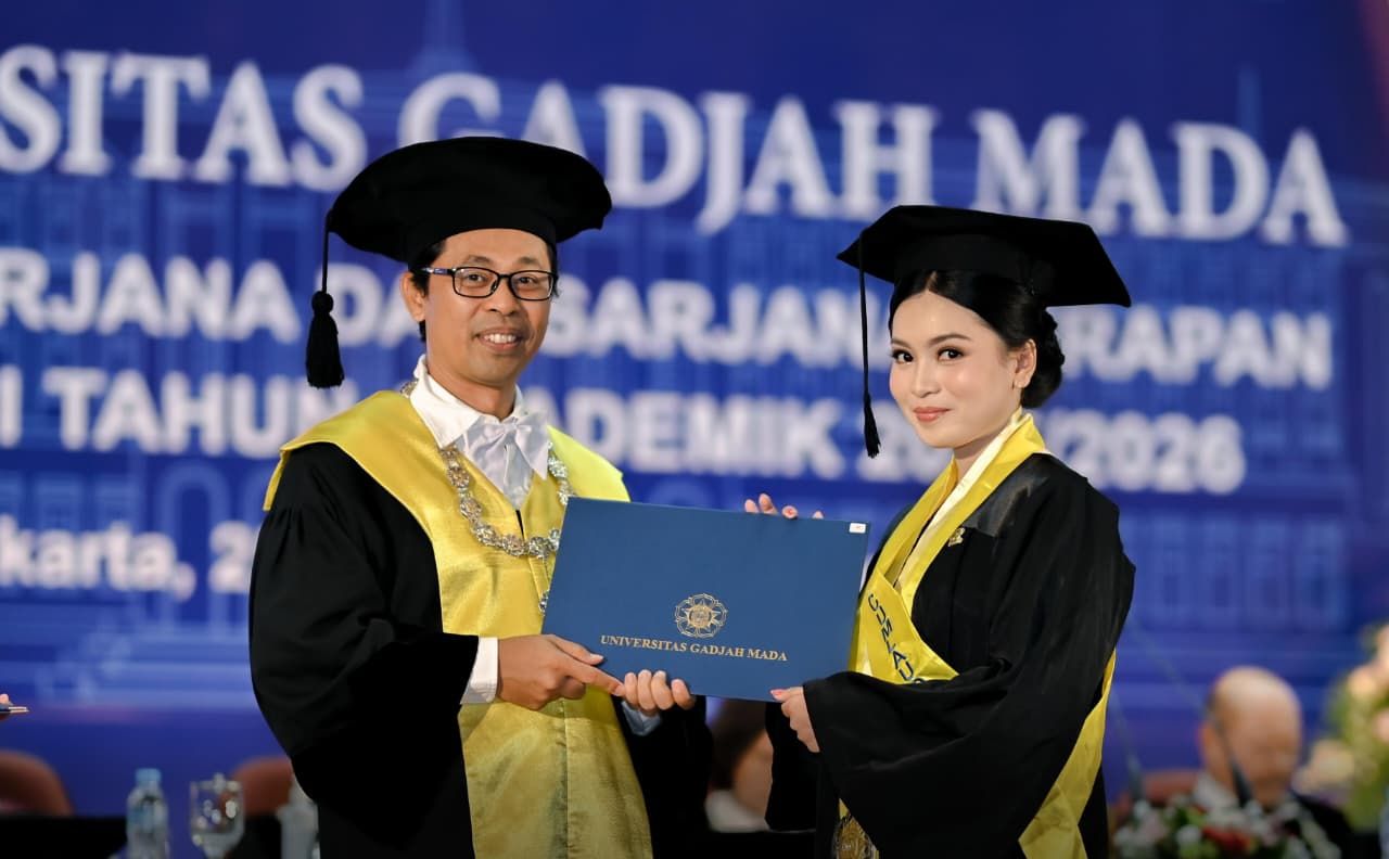 Trixi Karinina Dewi Sindhutomo Lulus S1 UGM dalam 3 Tahun 27 Hari Dengan Skripsi Soal Perumahan Rakyat di Belanda