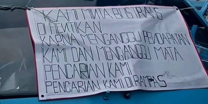 “Pencarian Kami Dirampas” Puluhan Sopir Mikro Turun Ke jalan