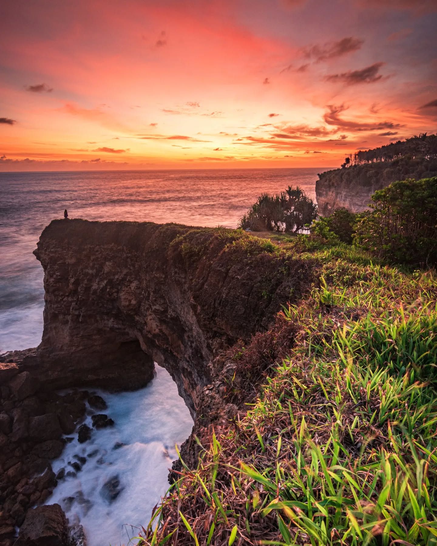 6 Wisata Pantai Anyer yang Bikin Pikiran Kamu Tenang, Awas Ketagihan!