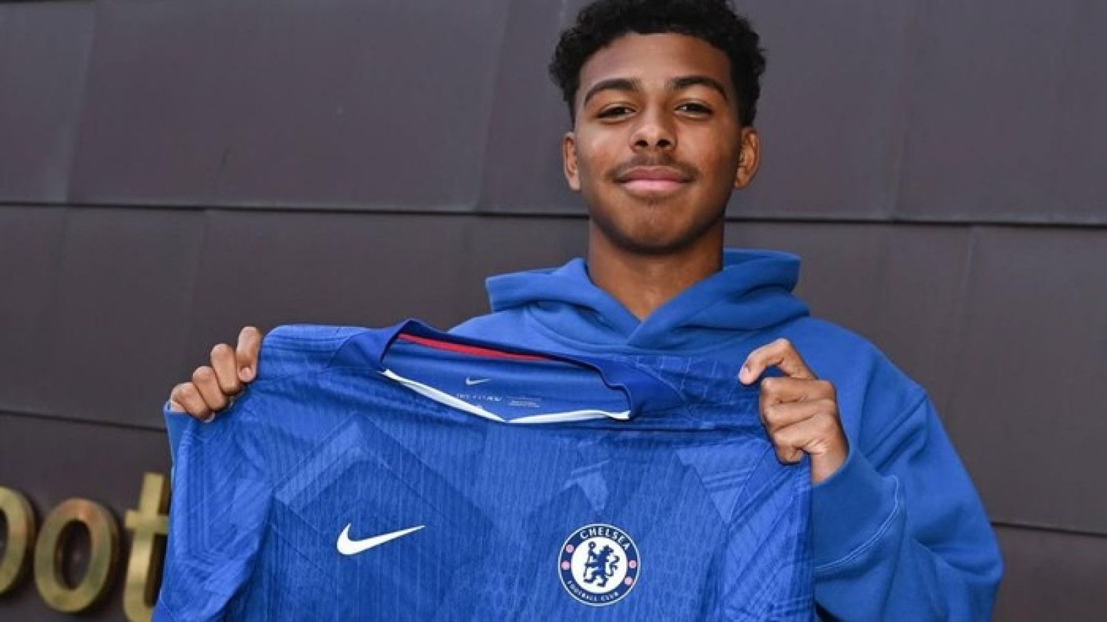 Isago Silva Menandatangani Kontrak Profesional dengan Chelsea