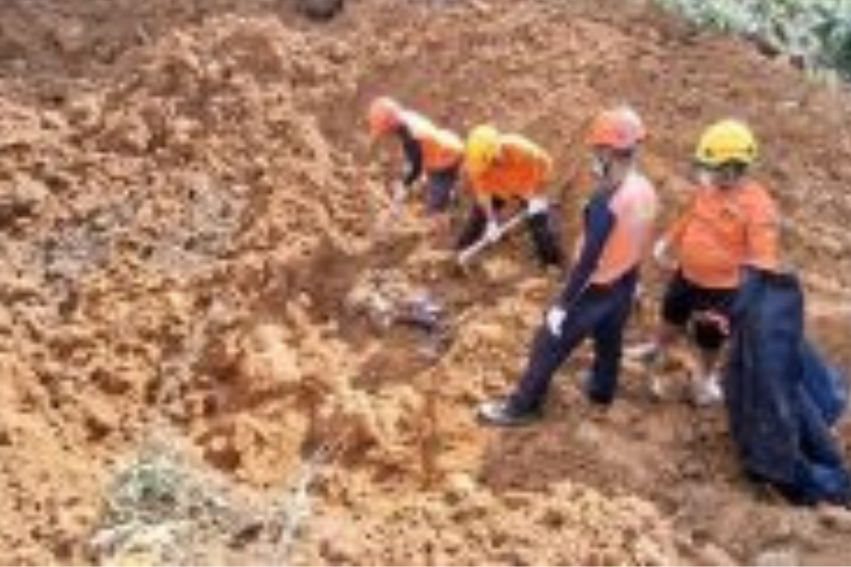 Longsor Batu Godang Tewaskan Satu Keluarga, Tim SAR Akhiri Operasi Pencarian