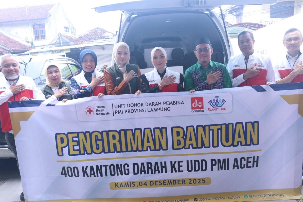 PMI Lampung Kirim 400 Kantong Darah dan Mobil Tangki Air untuk Bantu Korban Bencana Sumatera