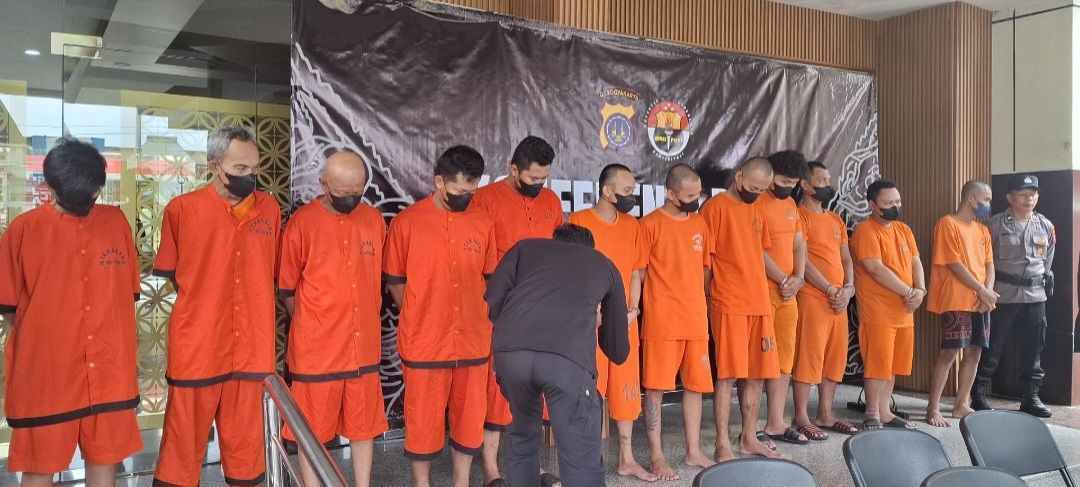 Ops Curas Progo 2025 : Polda DIY Bongkar 14 Kasus Curas Dengan Ringkus 17 Tersangka, Salah Satunya Jambret Perhiasan Anak