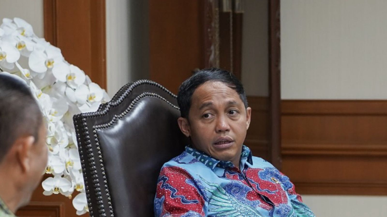DPR RI Memanas: Usman Husin Tantang Menteri Kehutanan Mundur