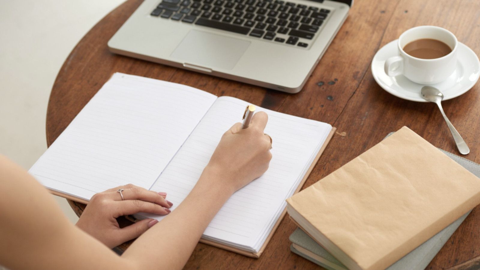 Dampak Positif Menulis Jurnal bagi Kesehatan Mental