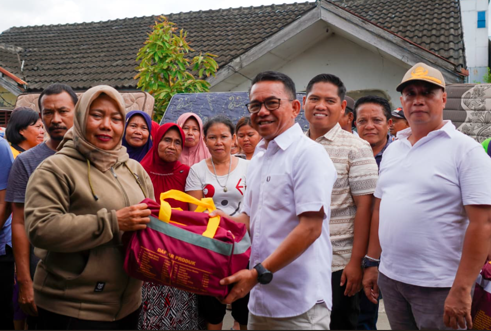 Pulihkan Dampak Banjir, Warga Marelan Dapat Bantuan dan Cek Kesehatan