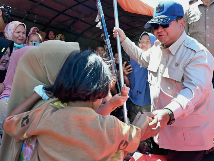 Presiden Prabowo Tiba di Aceh: Tinjau Jembatan dan Posko Pengungsi di Bireuen
