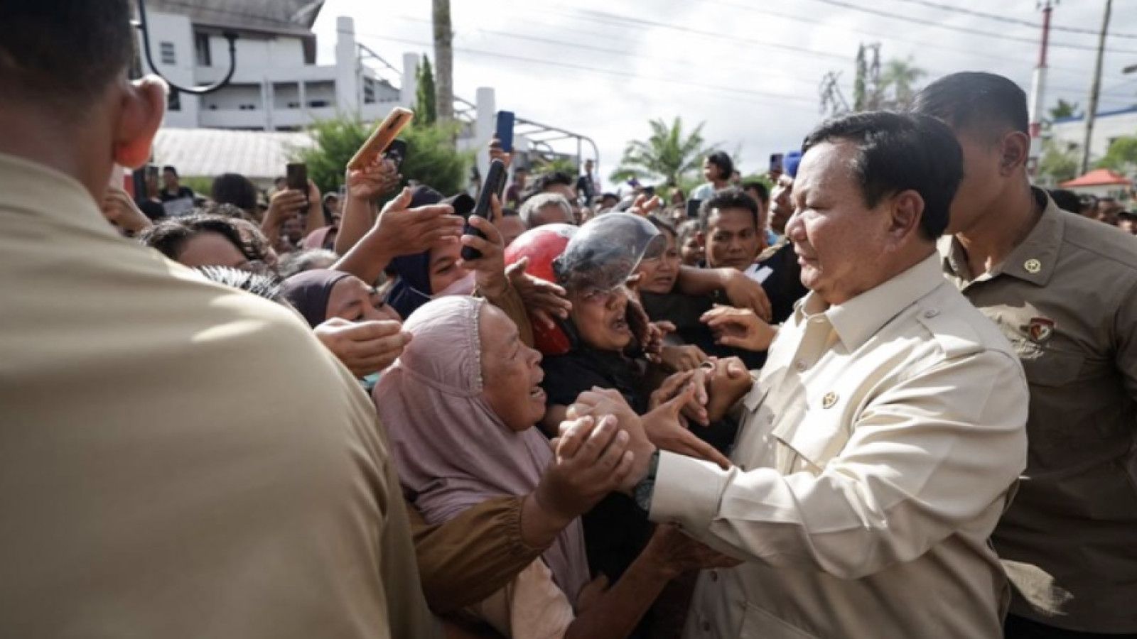 Kontroversi Bupati Aceh Selatan yang Tinggalkan Wilayah untuk Umrah saat Bencana