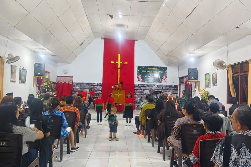 Polsek Bontosikuyu Amankan Ibadah Sambut Natal di Binanga Benteng Selayar