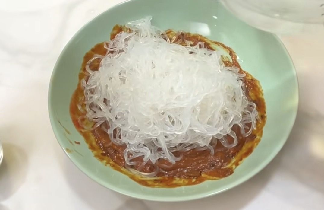Resep Spicy Peanut Shirataki: Hidangan Pedas Gurih yang Rendah Kalori