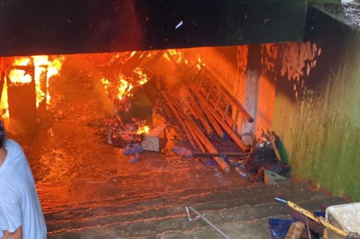 Penyebab Puluhan Santri Dilarikan ke Rumah Sakit saat Pesantren di Jagakarsa Terbakar