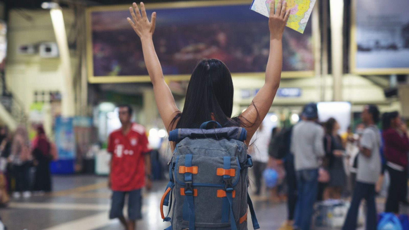 Panduan Praktis Menggunakan Transportasi Umum Saat Liburan di Indonesia
