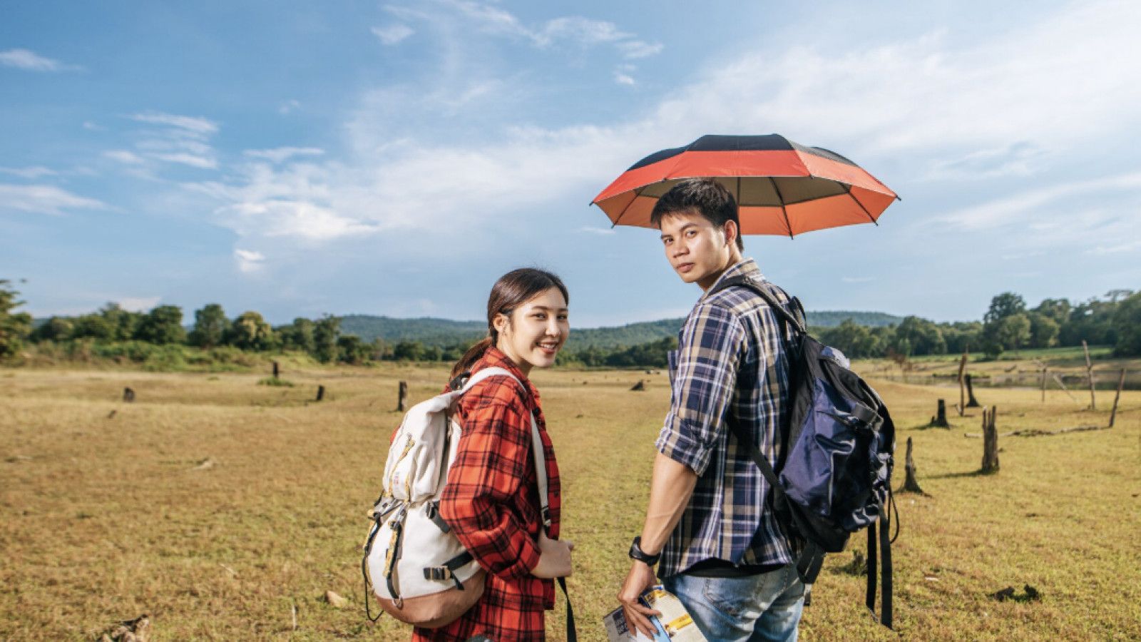 Tips Menghadapi Cuaca Tak Terduga Saat Berwisata