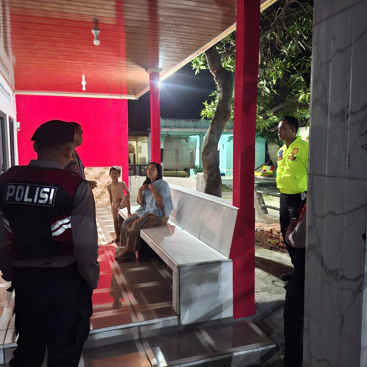 Call Canter 110 Polres Serang Tangani Orang Tidak Di Kenal Yang Membahayakan Warga
