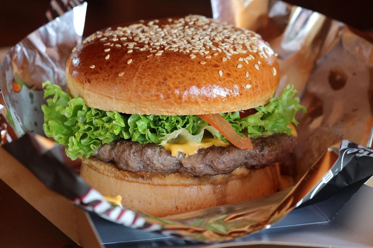 Bongkar! Mengapa Burger Dianggap Gak Sehat meski Kaya Roti, Sayur, dan Daging