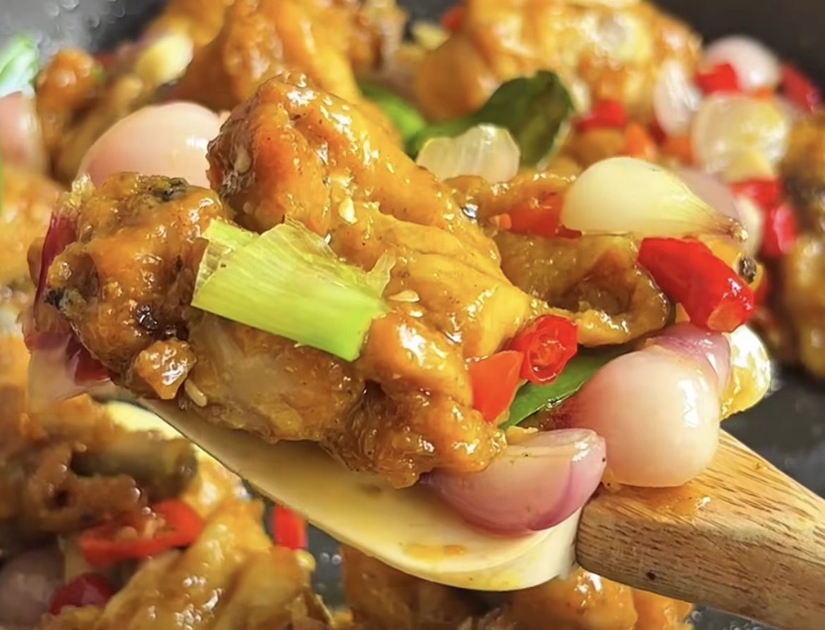 Wajib Coba! Resep Ayam Goreng Oseng Bawang: Menu Rumahan Simpel dengan Rasa Juara