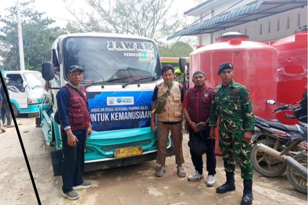 Gubernur Sulsel Salurkan 3 Truk Air Bersih Siap Minum untuk Korban Bencana di Aceh Tamiang