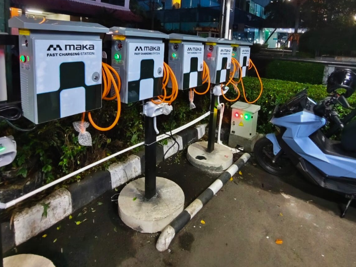 MAKA Motors Sebar 70 Fast Charging di 33 Lokasi, Dari Warteg hingga Masjid