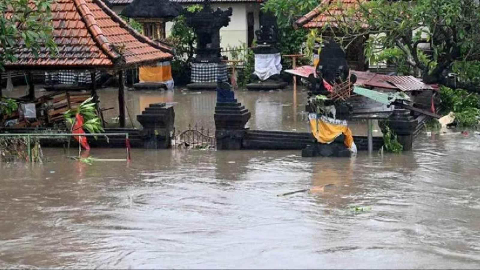 Banjir Parah Melanda Bali, WNA Tewas dan Turis Dievakuasi