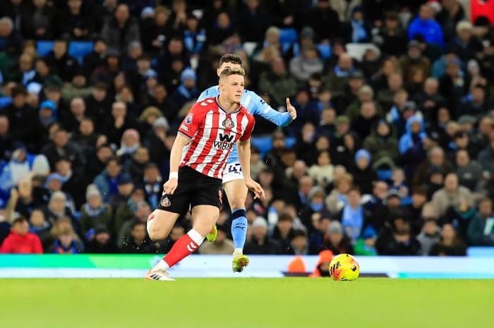 Dan Ballard Impresif di Lini Pertahanan Sunderland, Florent Ghisolfi: Dia Identitas Klub