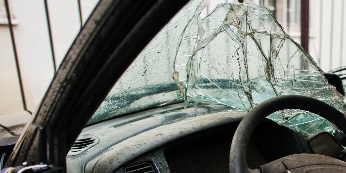 Kendaraan Mobil Tabrak Pohon, Satu Orang Meninggal Dunia