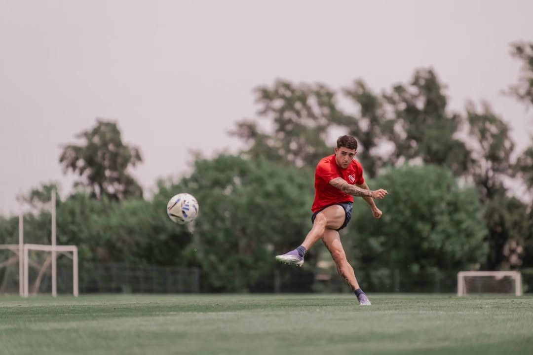 Mengenal Santiago Montiel, Pemenang FIFA Puskas Award 2025 dengan Gol Salto Jarak Jauh yang Ikonik!