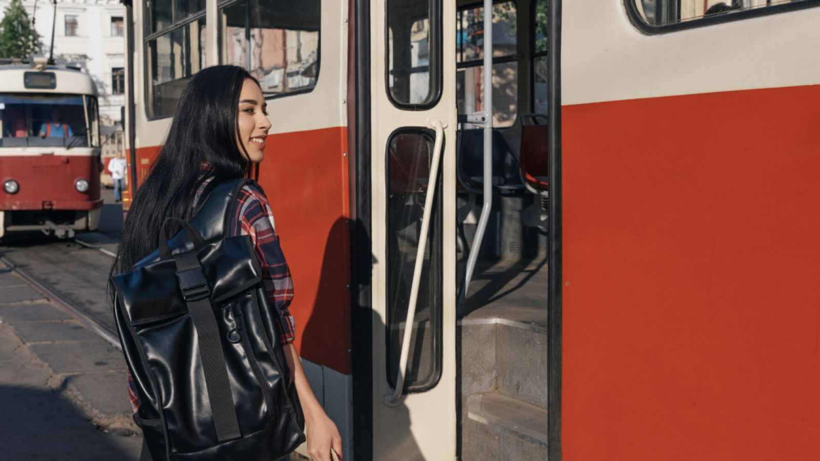 Tips Mengurangi Risiko Kehilangan Barang saat Menggunakan Transportasi Umum