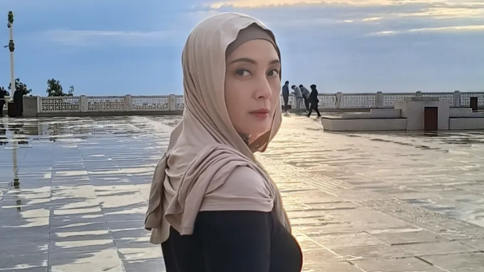 Della Puspita Konfirmasi Perceraian dari Arman Wosi