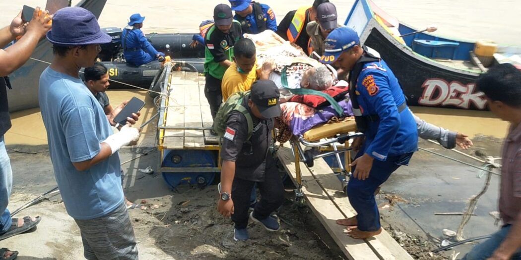 Jembatan Putus, Polairud Prioritaskan Pasien & Jenazah di Kuta Blang