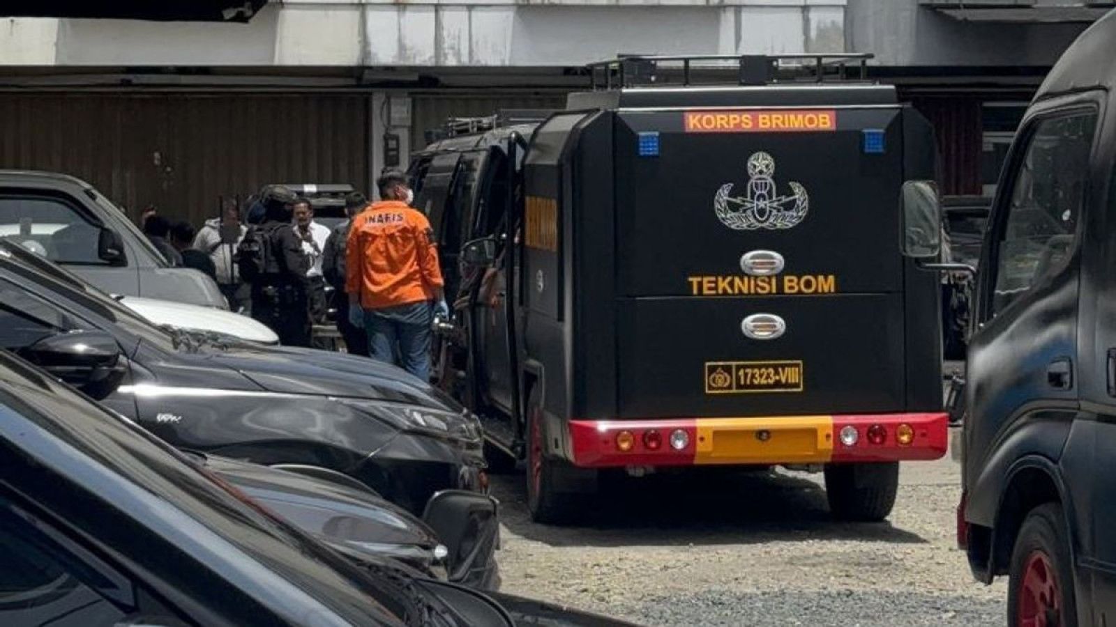 Kepolisian Bandung Selidiki Benda Mencurigakan di Depan Gereja, Ternyata Hanya Kayu