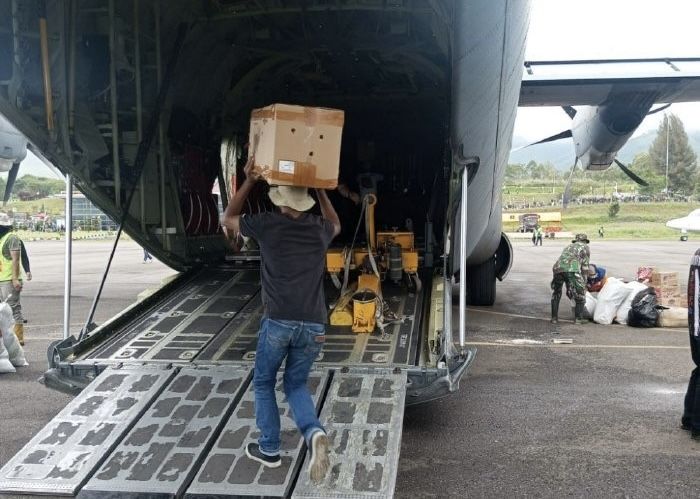 Akses Putus, Pemerintah Kirim Hasil Panen Bener Meriah Lewat Hercules