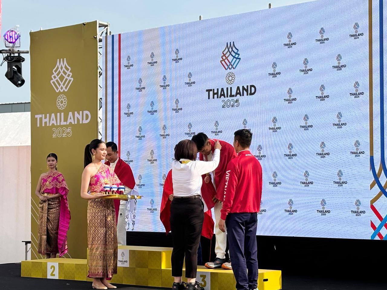 Brimob Polda Metro Beraksi di SEA Games 2025 Thailand, Raih Medali Menembak