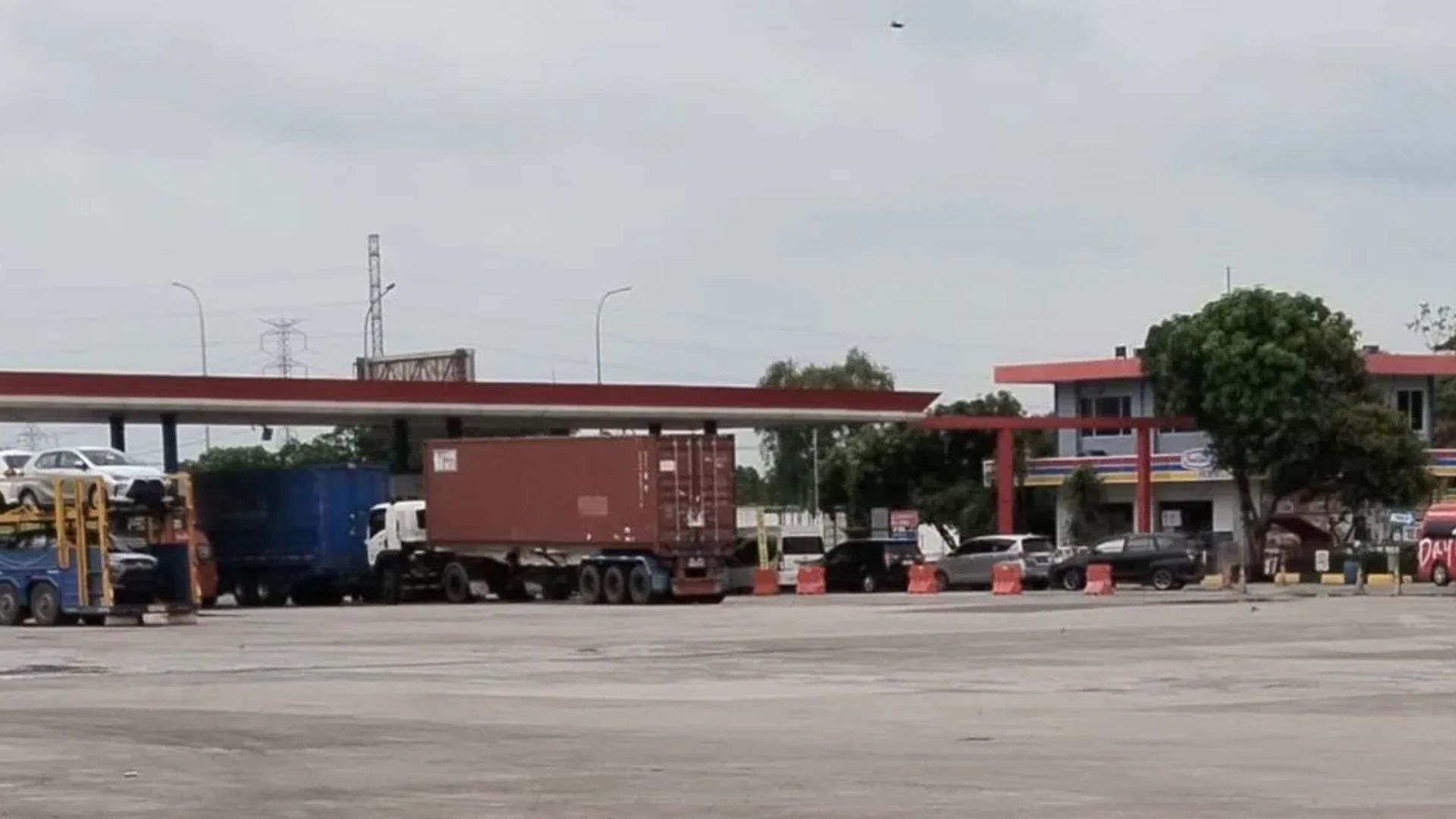 Rest Area Padat Saat Nataru, Pengguna Tol Cipali Bisa Keluar Masuk Tanpa Tarif Tambahan