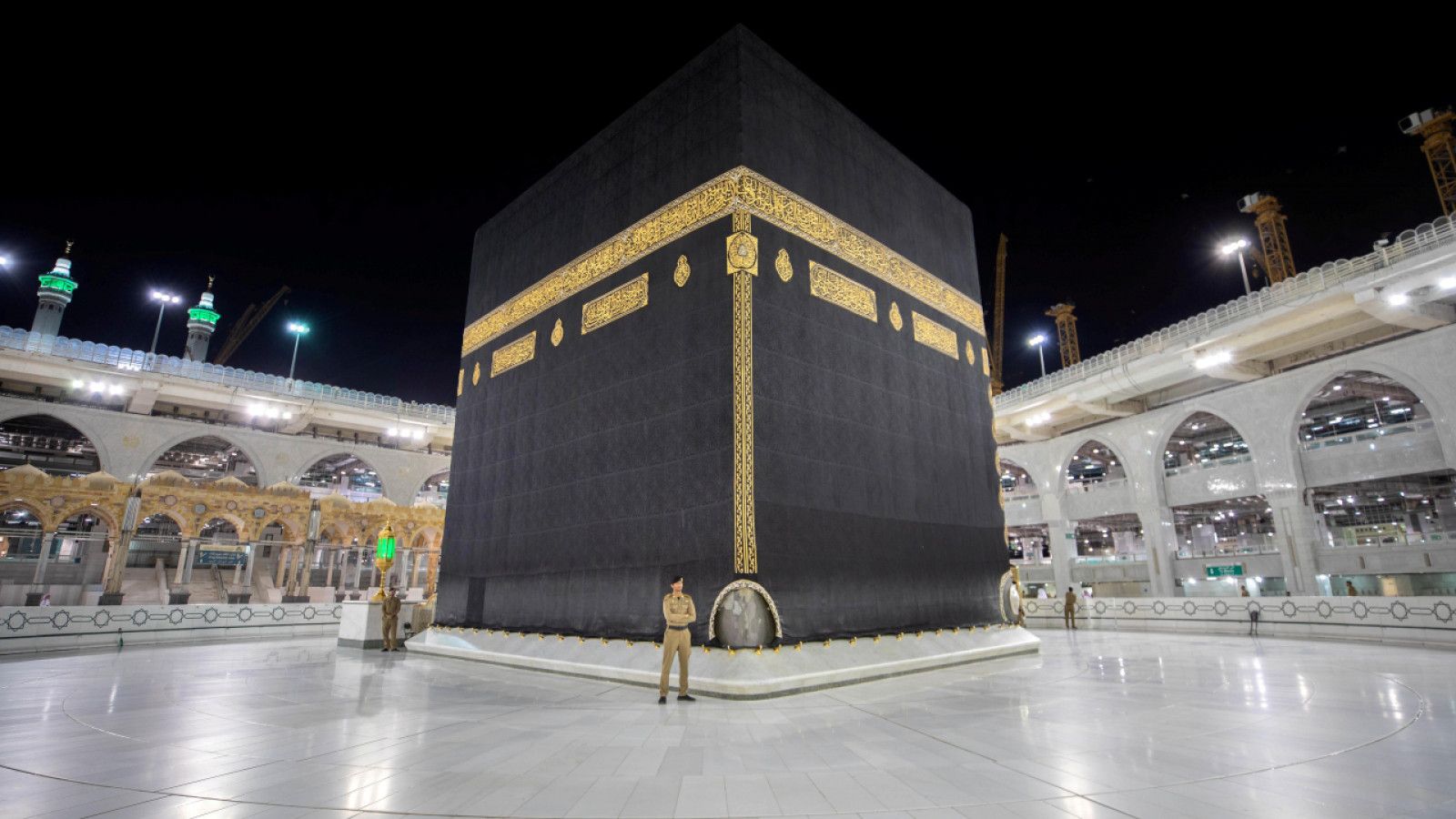 Mengapa Pesawat Dilarang Melintas di Atas Masjidil Haram?