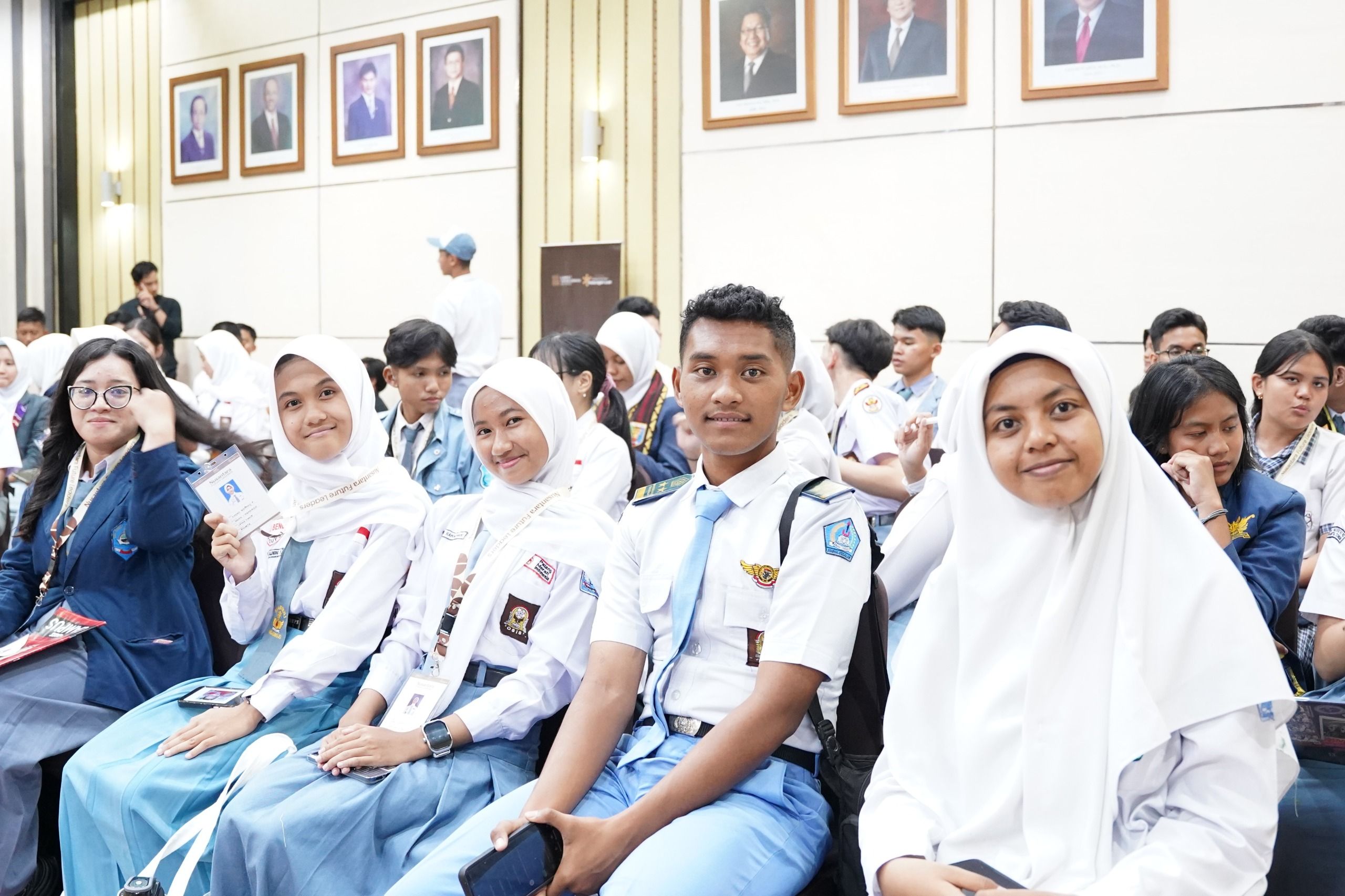 Dihadiri Wamen Prof Stella, 100 Ketua OSIS SMA Ikuti Nusantara Future Leaders 2025 di UGM