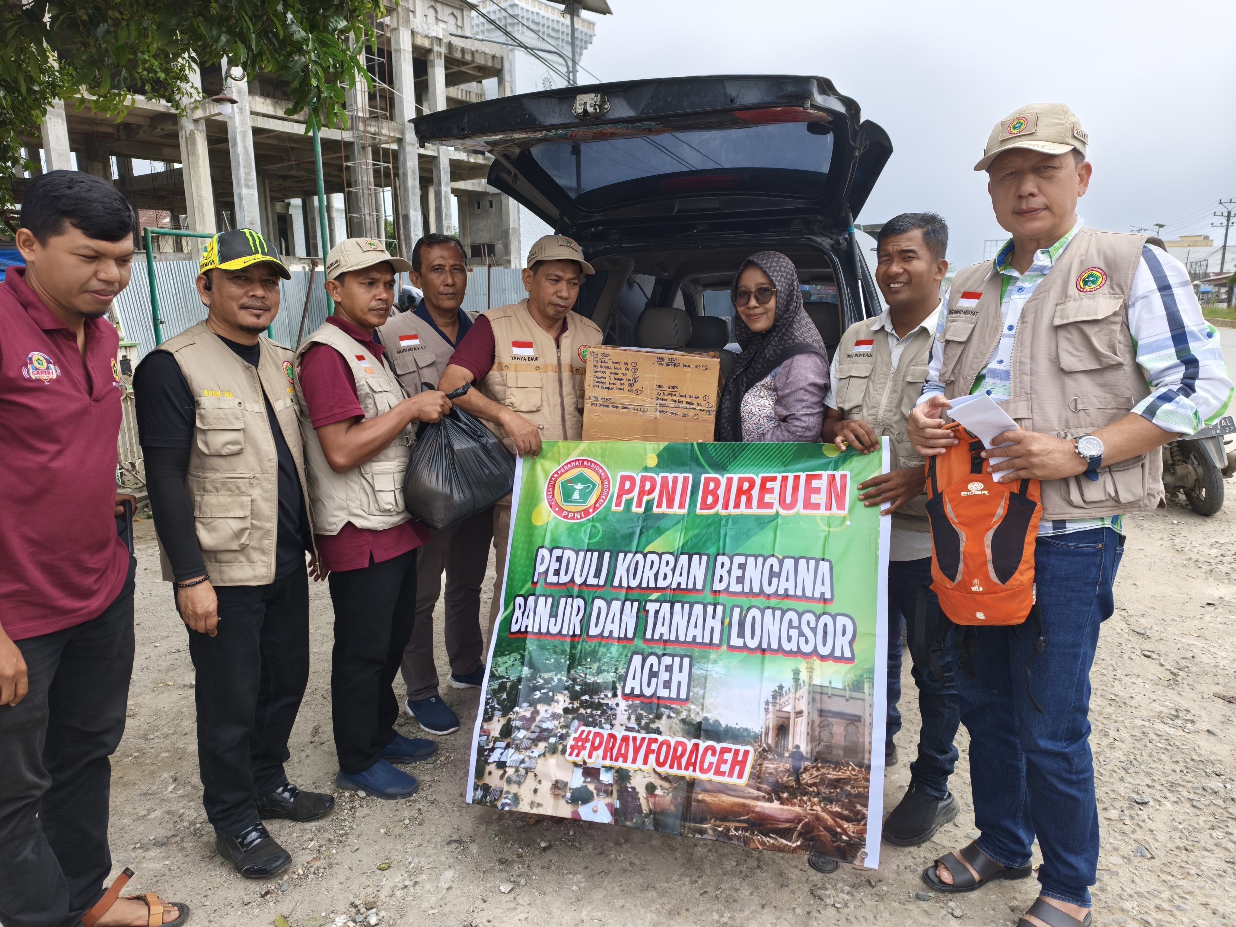 PPNI Bireuen Gercep Salurkan Bantuan & Layanan Kesehatan untuk Korban Banjir