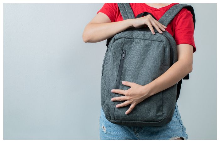 6 Cara Merawat Tas Agar Tetap Awet dan Cantik, Jangan Salah Ya!