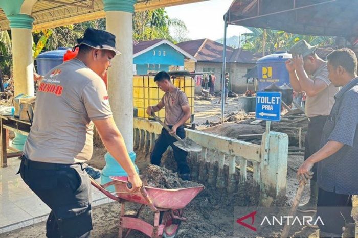 Polri Gencar Lakukan Perbaikan Gereja-gereja di Sumut Jelang Natal 2025