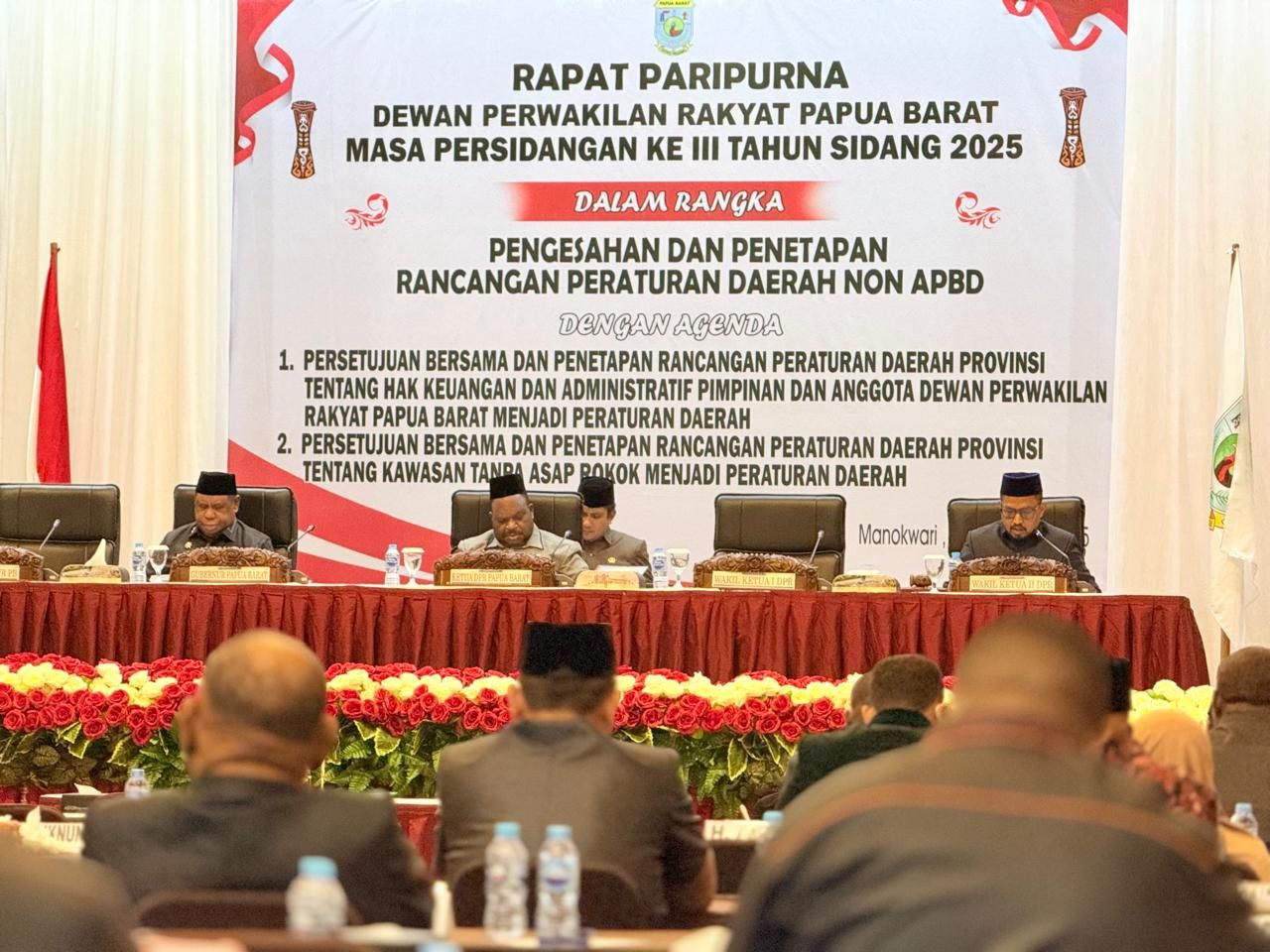 Pemprov Papua Barat Setujui Perda Hak Keuangan DPR dan Kawasan Tanpa Rokok