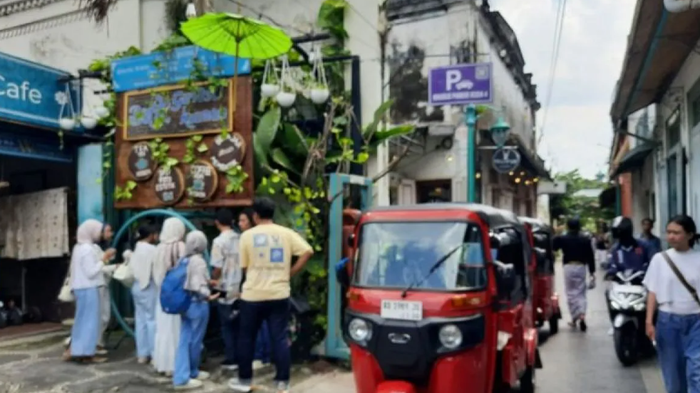 Bajaj RE Hadir, Pariwisata Solo Makin Seru