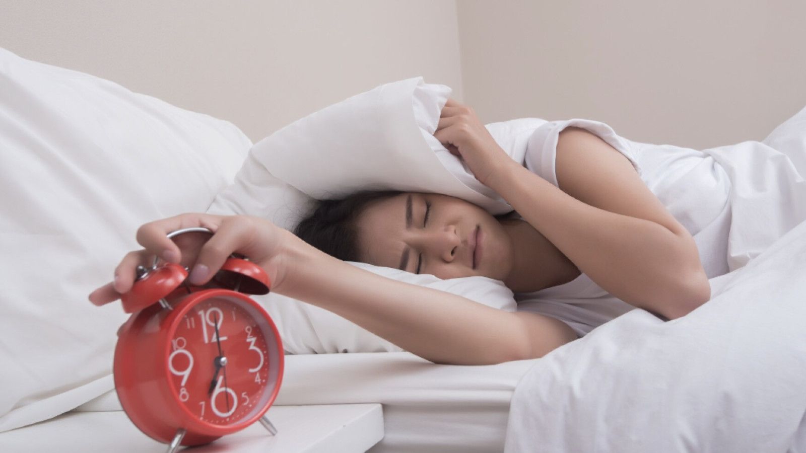 Cara Efektif Menjaga Kesehatan Saat Tidur Tak Teratur