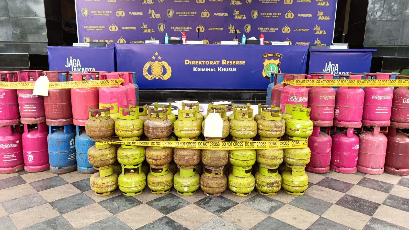 Polda Metro Gerebek Markas Pengoplos Gas Elpiji di Jaktim dan Depok di Penghujung 2025