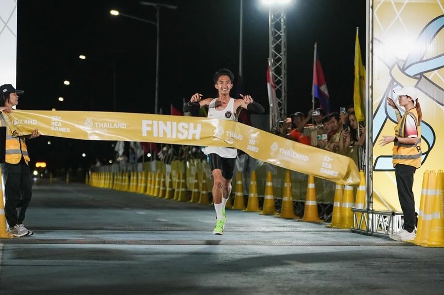 Sepatu Lari Peraih Medali Emas SEA Games 2025 Terjual ke Raffi Ahmad: Dana Lelang untuk Bangun Masjid di Aceh Tamiang