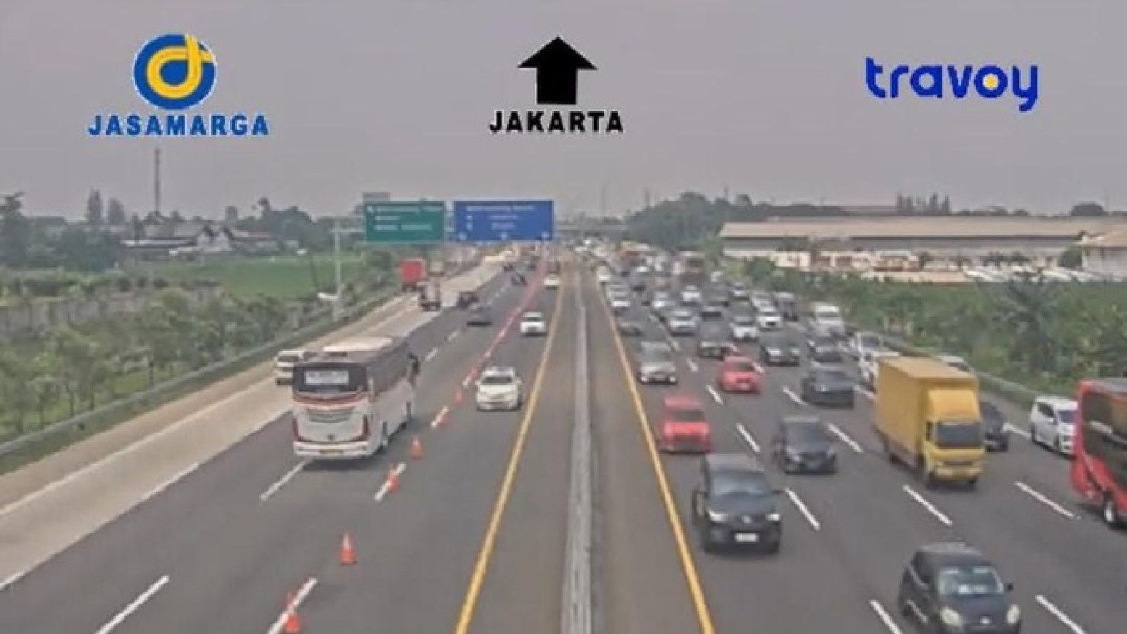 Kepadatan Lalu Lintas Meningkat di Jalan Layang MBZ dan Tol Jakarta-Cikampek Selama Liburan Nataru