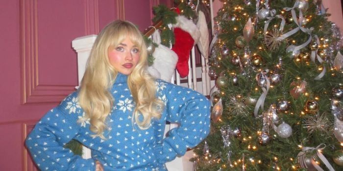 Sabrina Carpenter Kasih Hadiah Natal ke Fans, Lagu Rahasia Akhirnya Resmi Dirilis