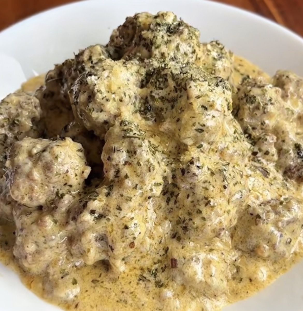 Auto Favorit! Resep Creamy Garlic Butter Meatballs yang Lembut dan Super Gurih