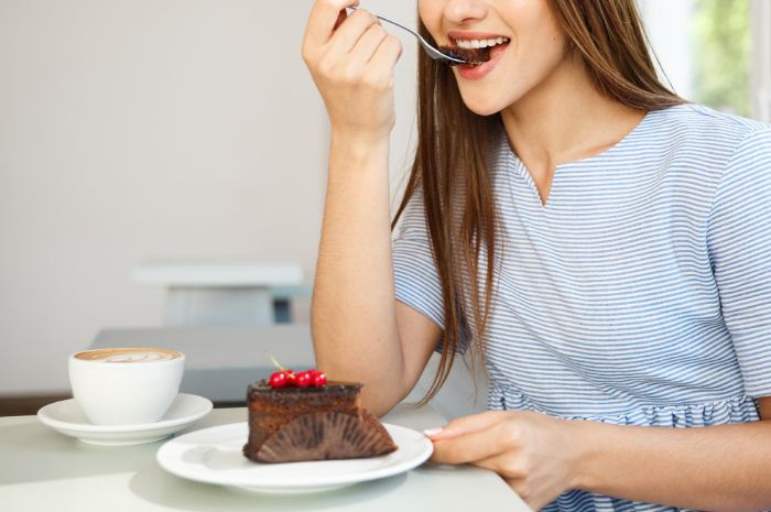 111 Caption Cake dalam Bahasa Inggris, Lucu Aesthetic!