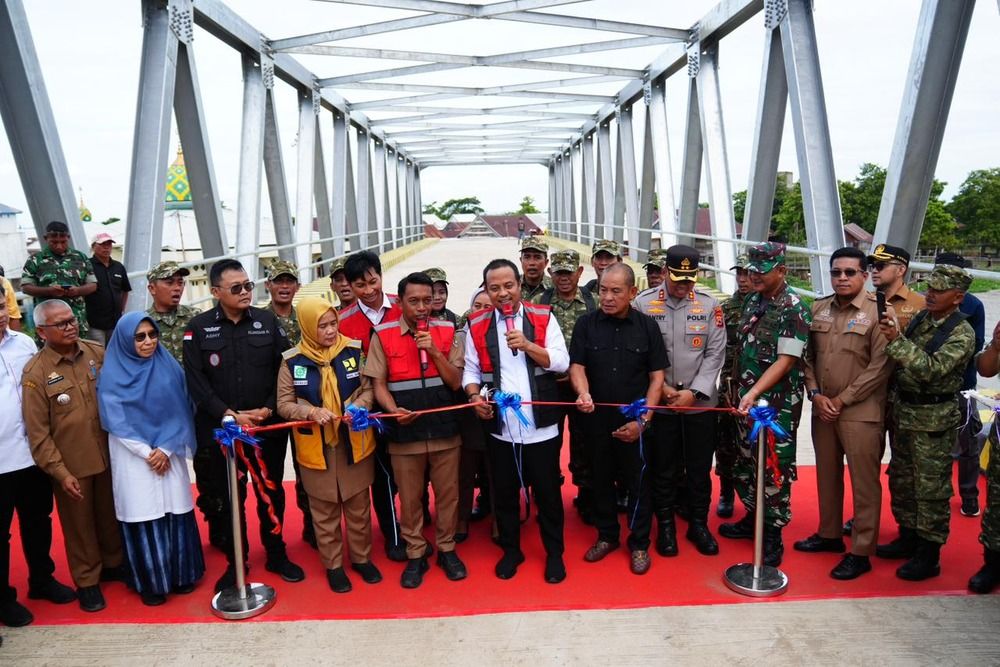 Gubernur Sulsel Resmikan Jembatan Sungai Malake, Akses Sidrap-Wajo Kini Lebih Cepat